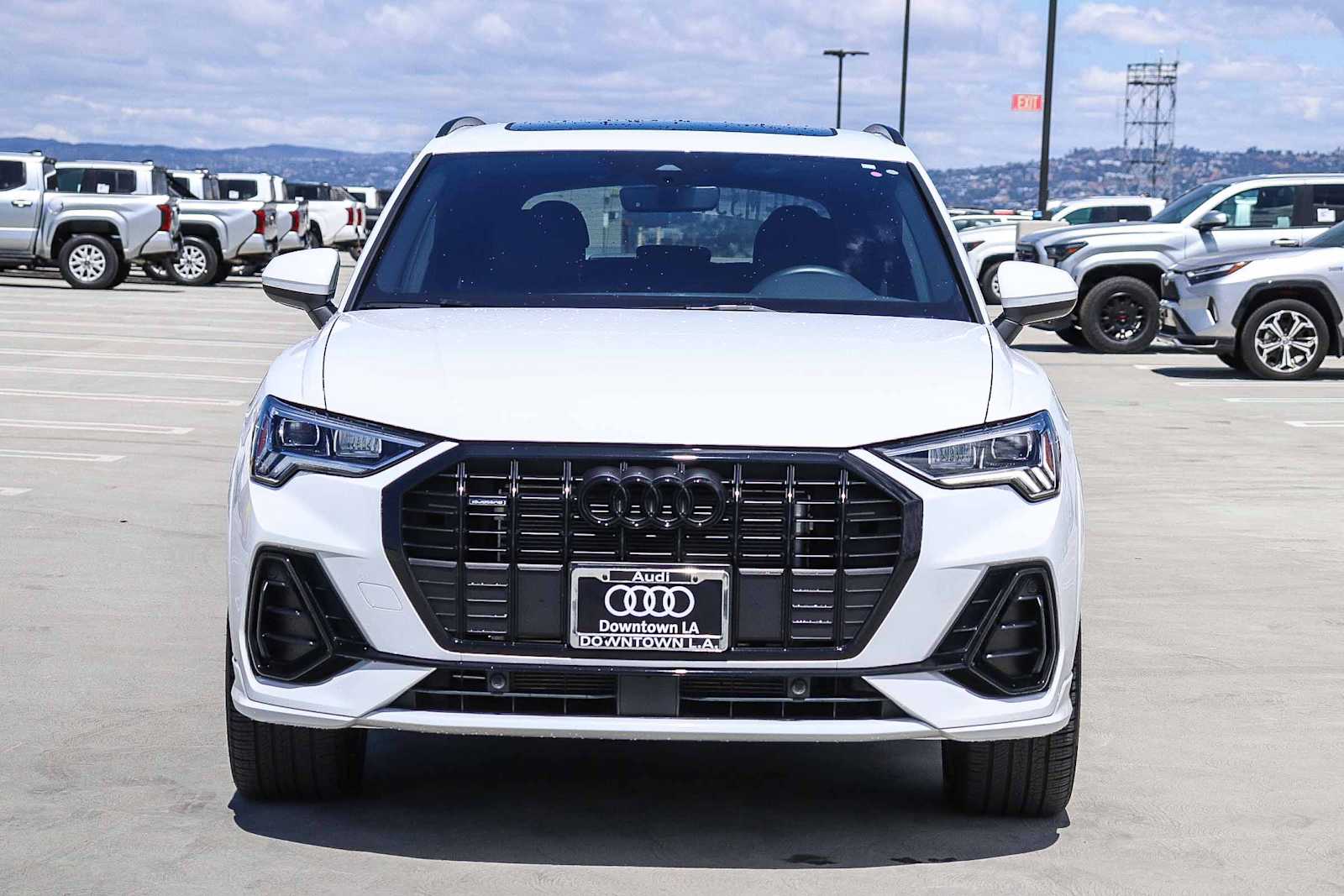 Thumbnail: 2025 Audi Q3 - 2
