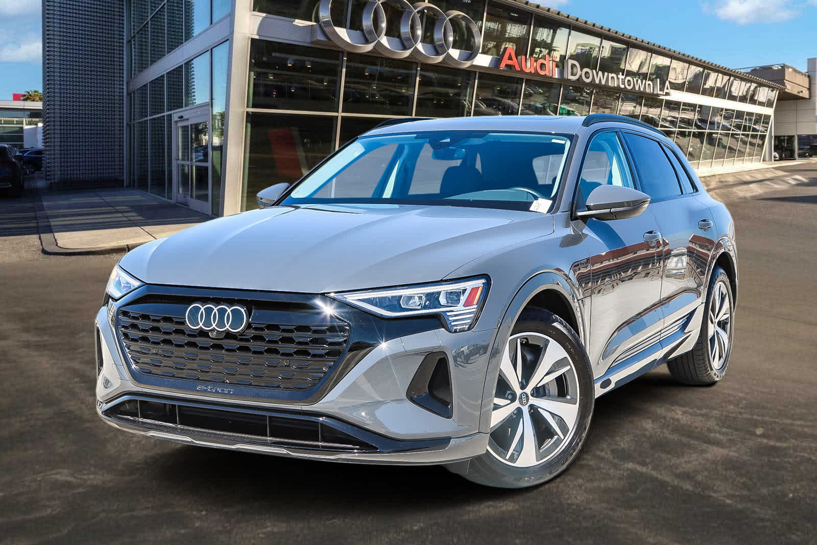 2024 Audi Q8 e-tron Premium -
                  Los Angeles, CA