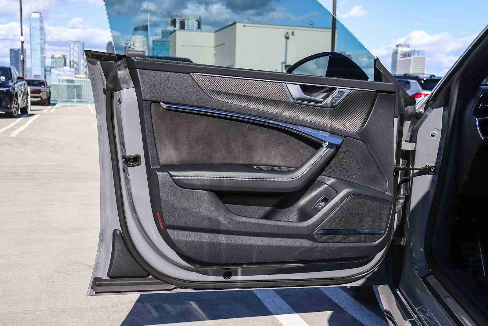 Thumbnail: 2023 Audi RS 7 - 30