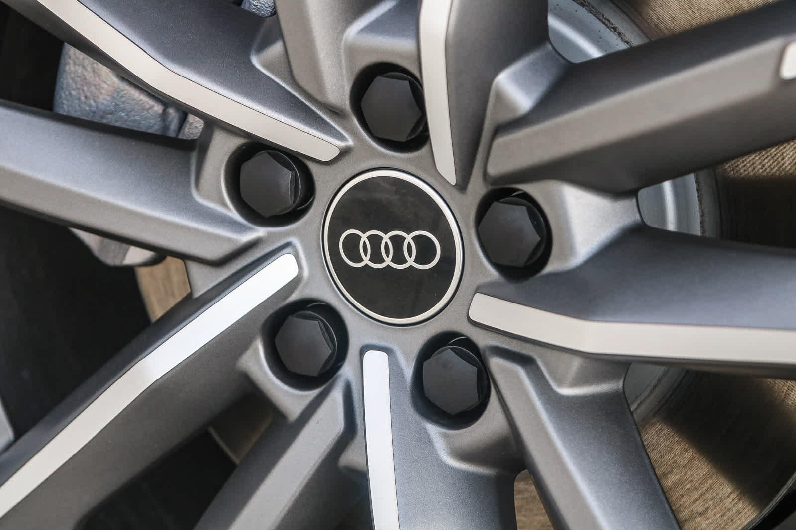 Thumbnail: 2025 Audi Q3 - 16