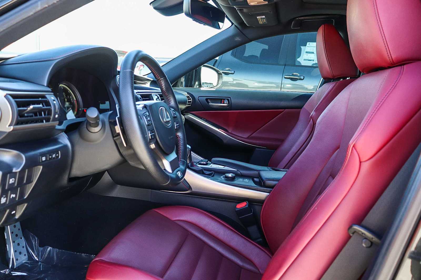 Thumbnail: 2019 Lexus IS - 24