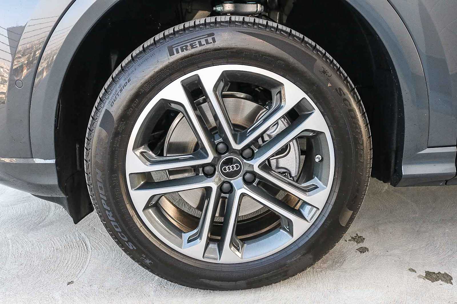 Thumbnail: 2025 Audi Q5 - 13