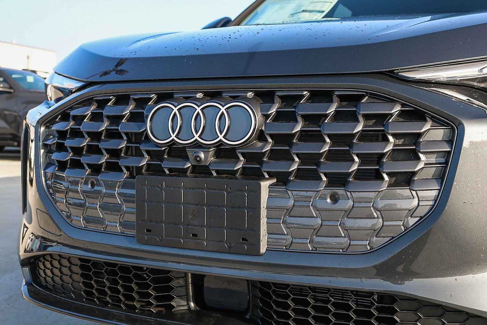 Thumbnail: 2025 Audi Q5 - 6