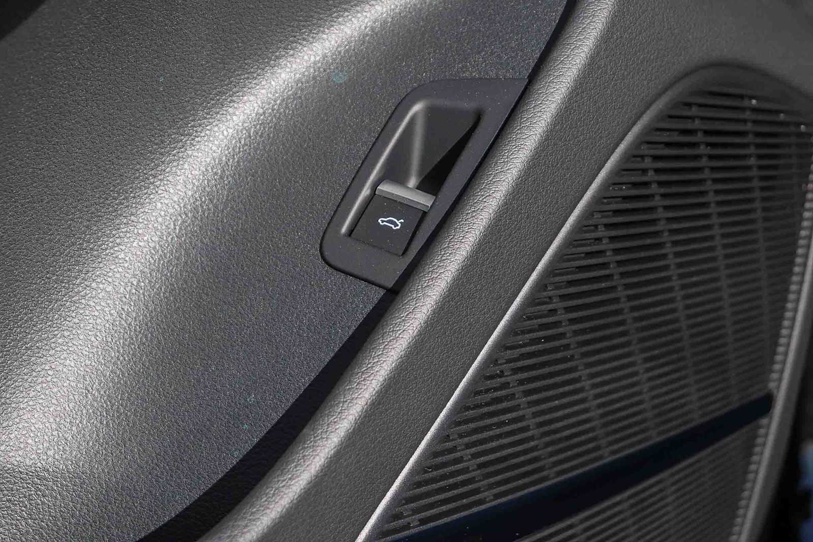 Thumbnail: 2026 Audi Q8 - 28