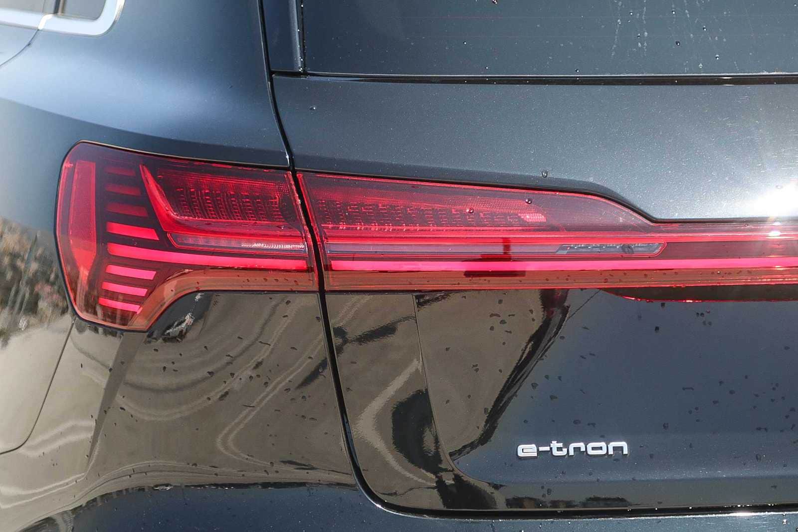 Thumbnail: 2022 Audi e-tron - 9