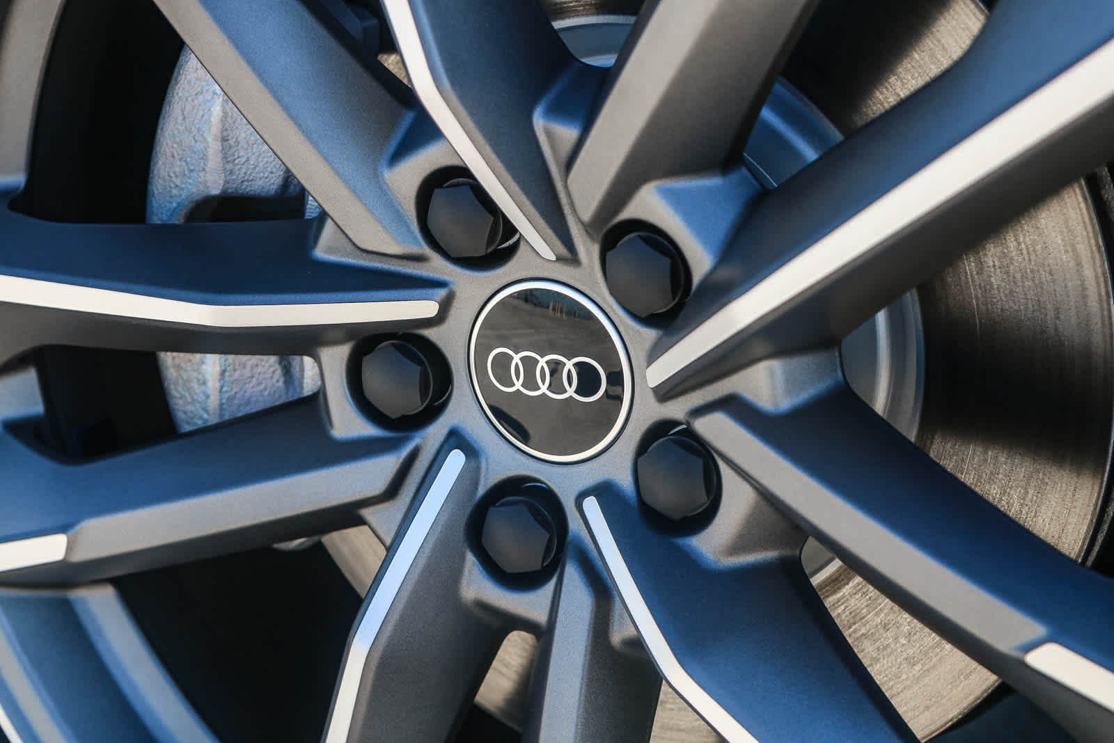 Thumbnail: 2025 Audi Q3 - 16