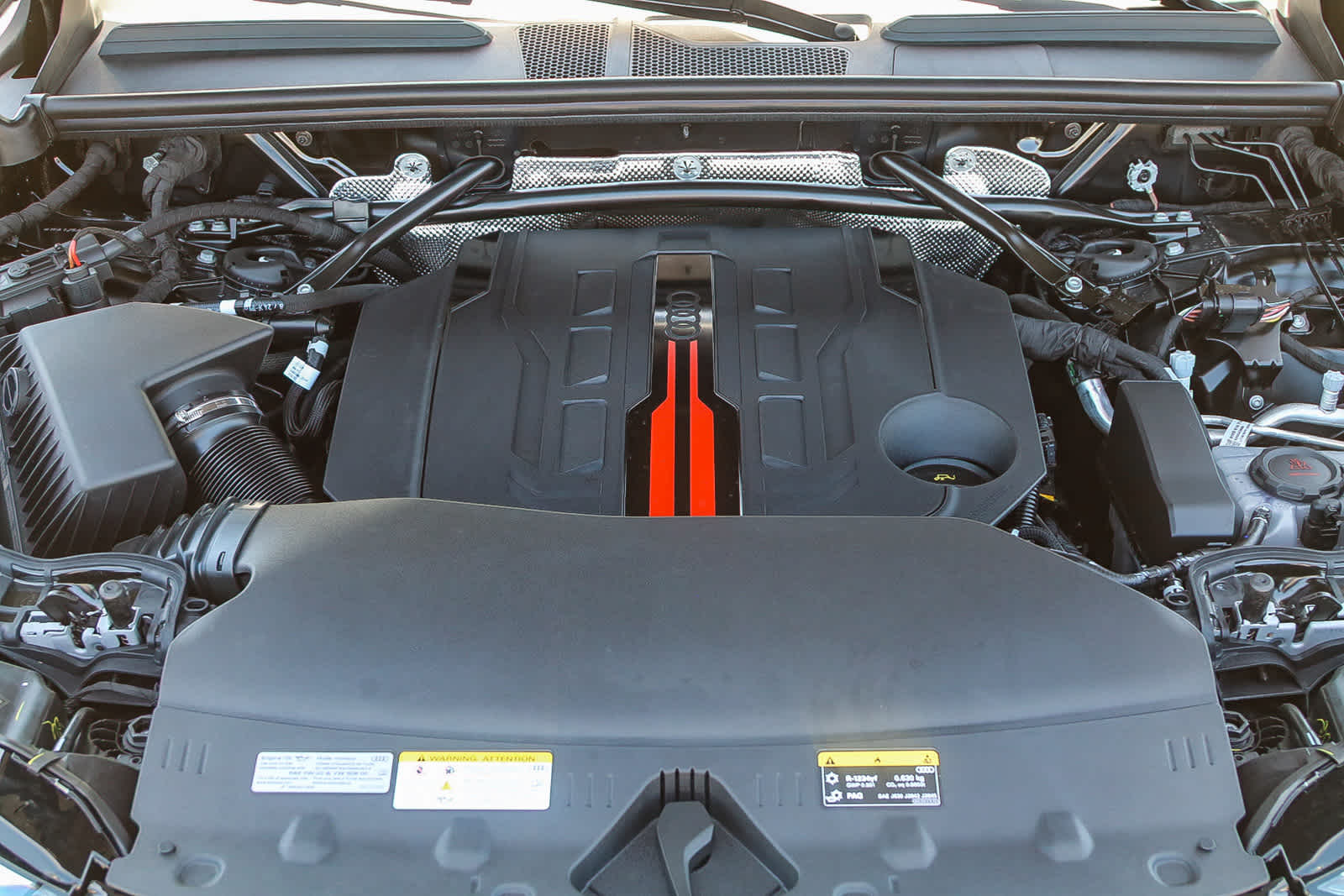 Thumbnail: 2025 Audi SQ5 - 28