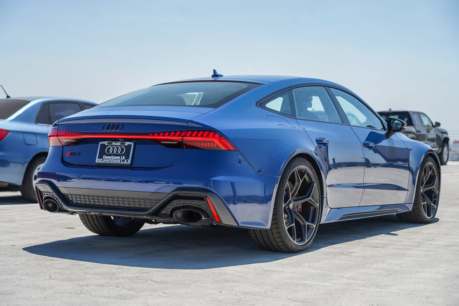 Thumbnail: 2025 Audi RS 7 - 12