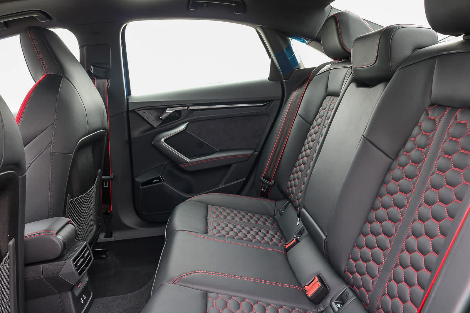 Thumbnail: 2025 Audi RS 3 - 25