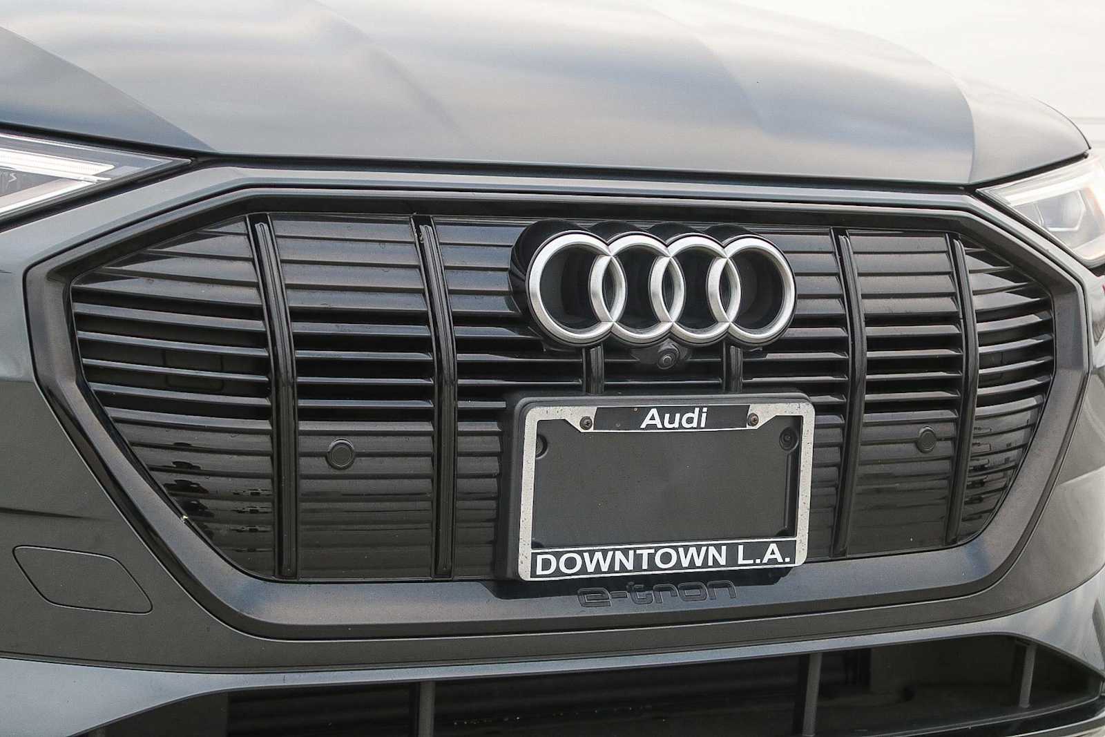 Thumbnail: 2022 Audi e-tron - 5