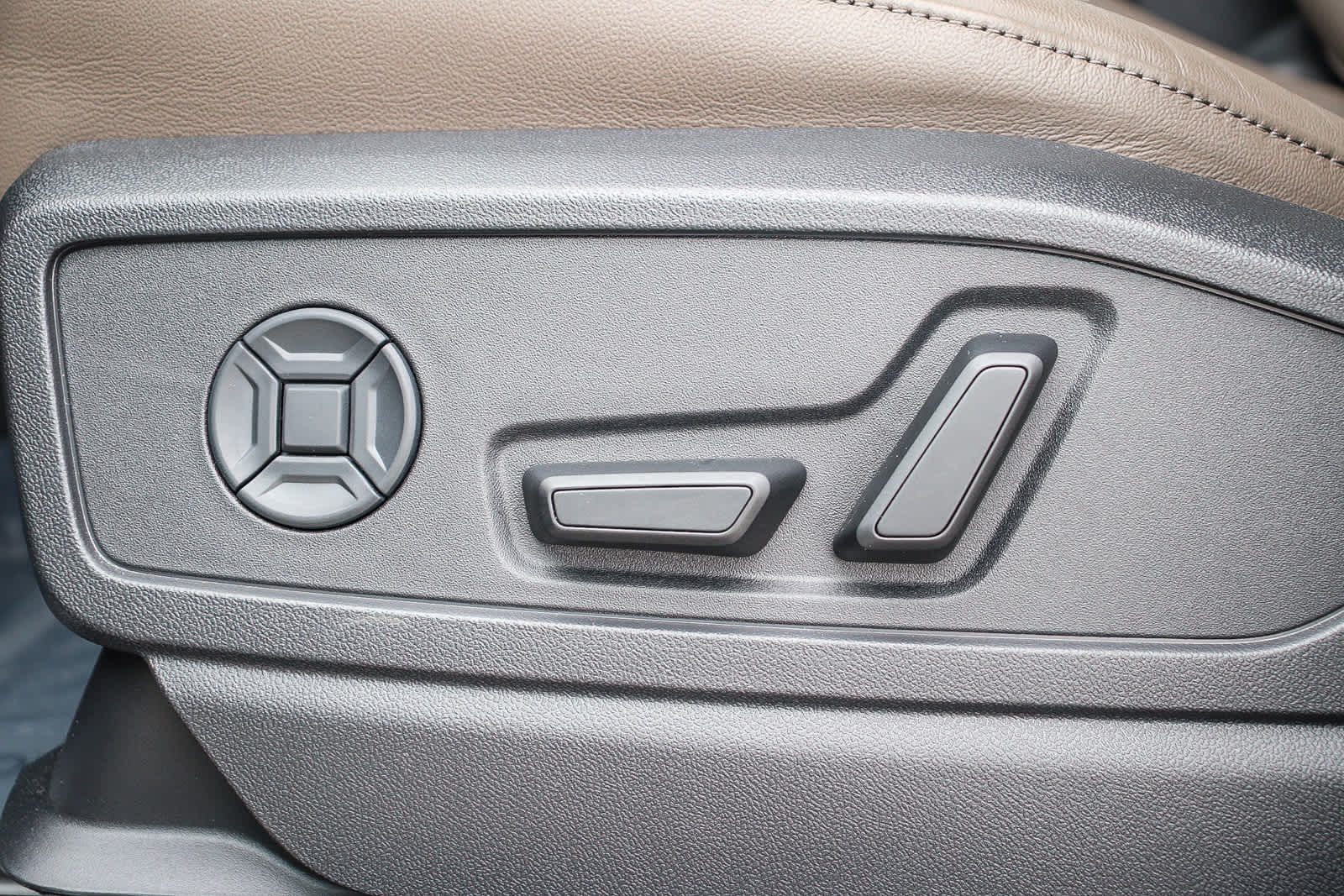 Thumbnail: 2025 Audi Q5 - 28