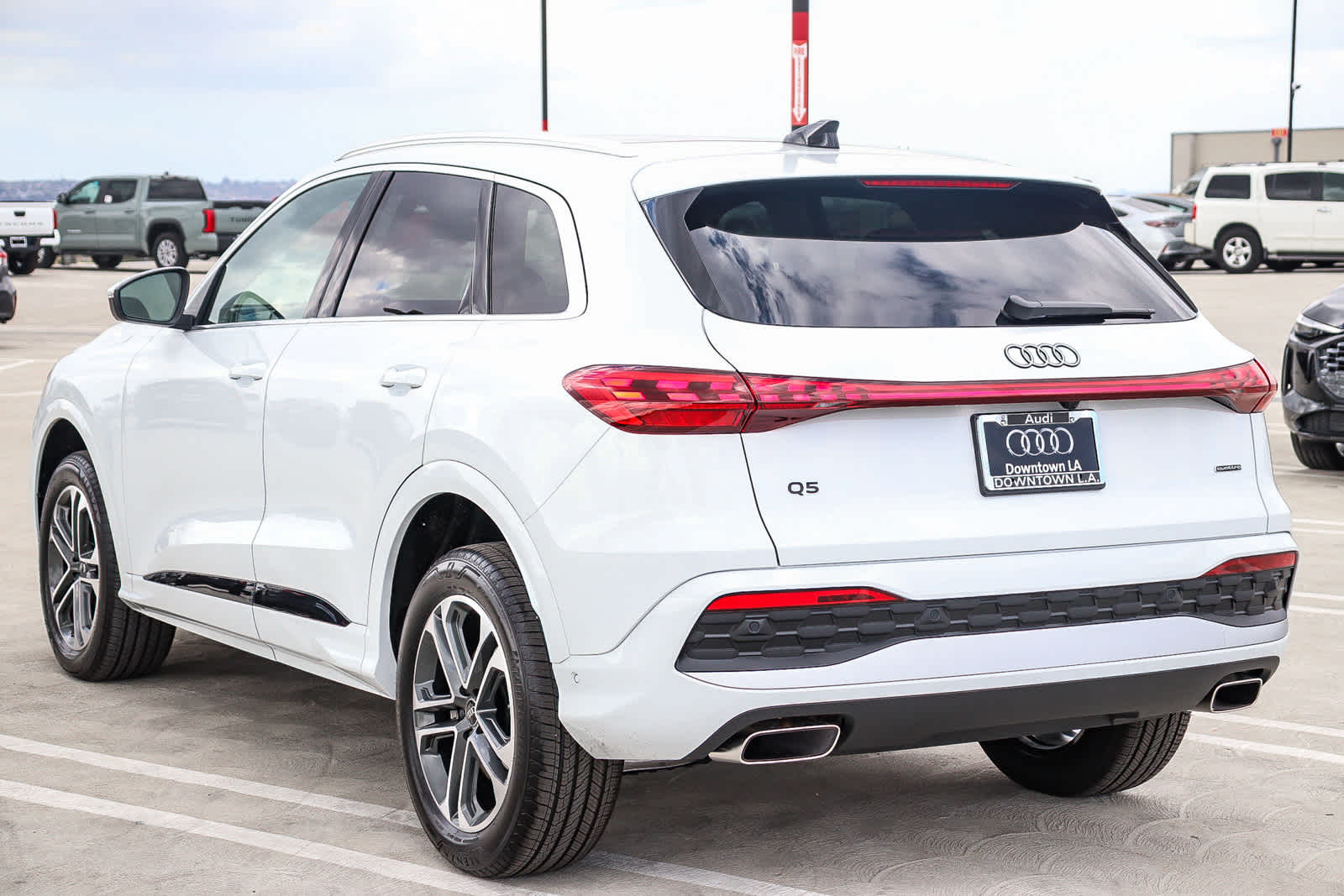 Thumbnail: 2025 Audi Q5 - 9