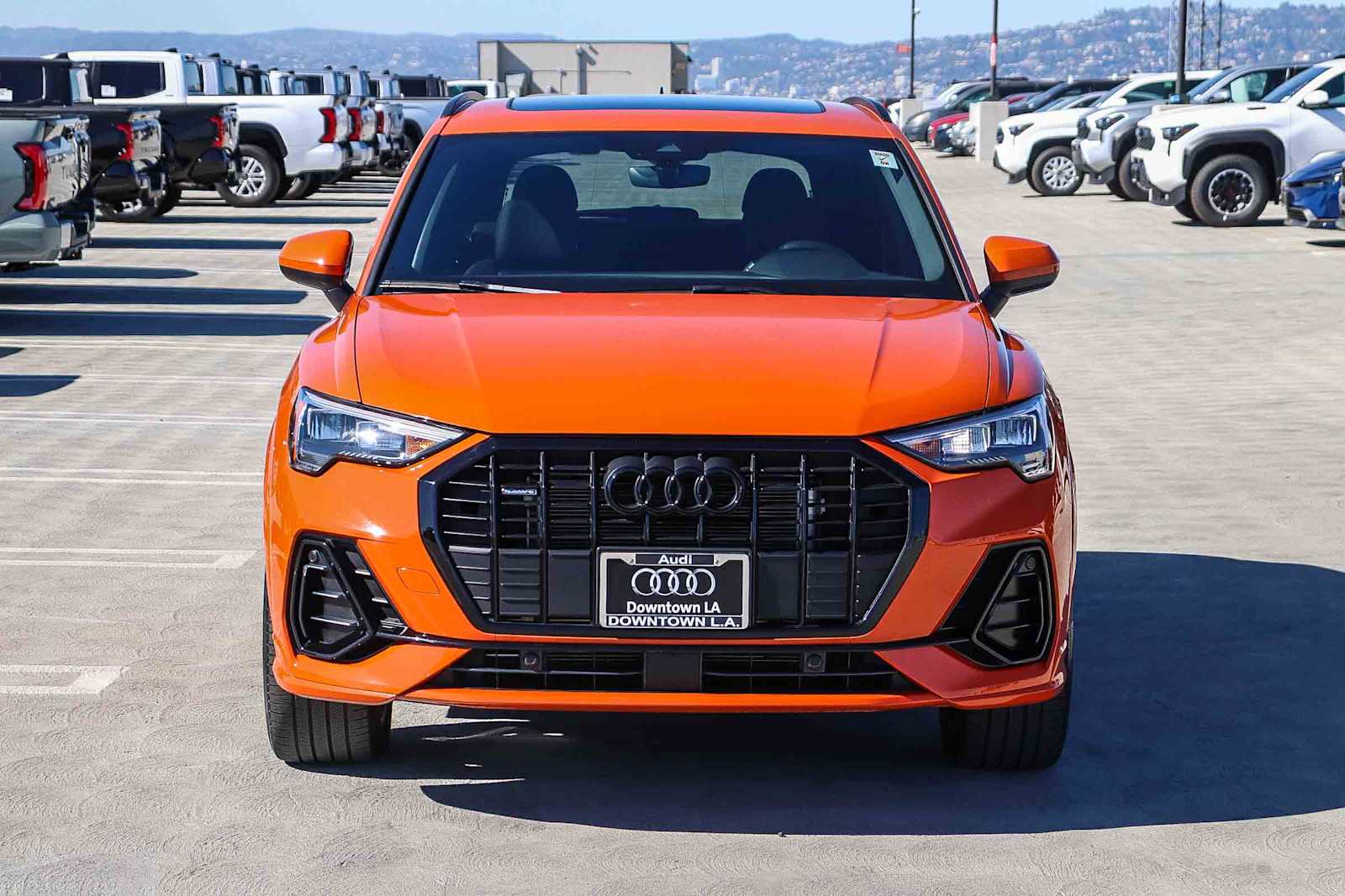 Thumbnail: 2022 Audi Q3 - 2