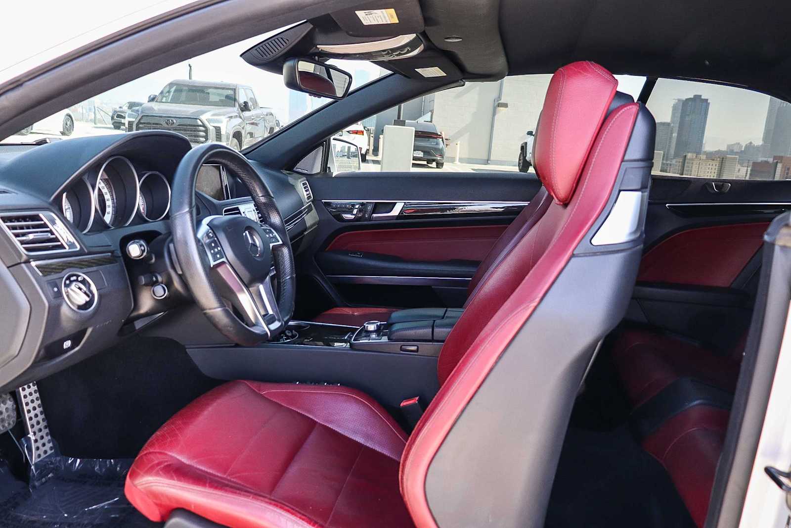 Thumbnail: 2016 Mercedes-Benz E-Class - 30