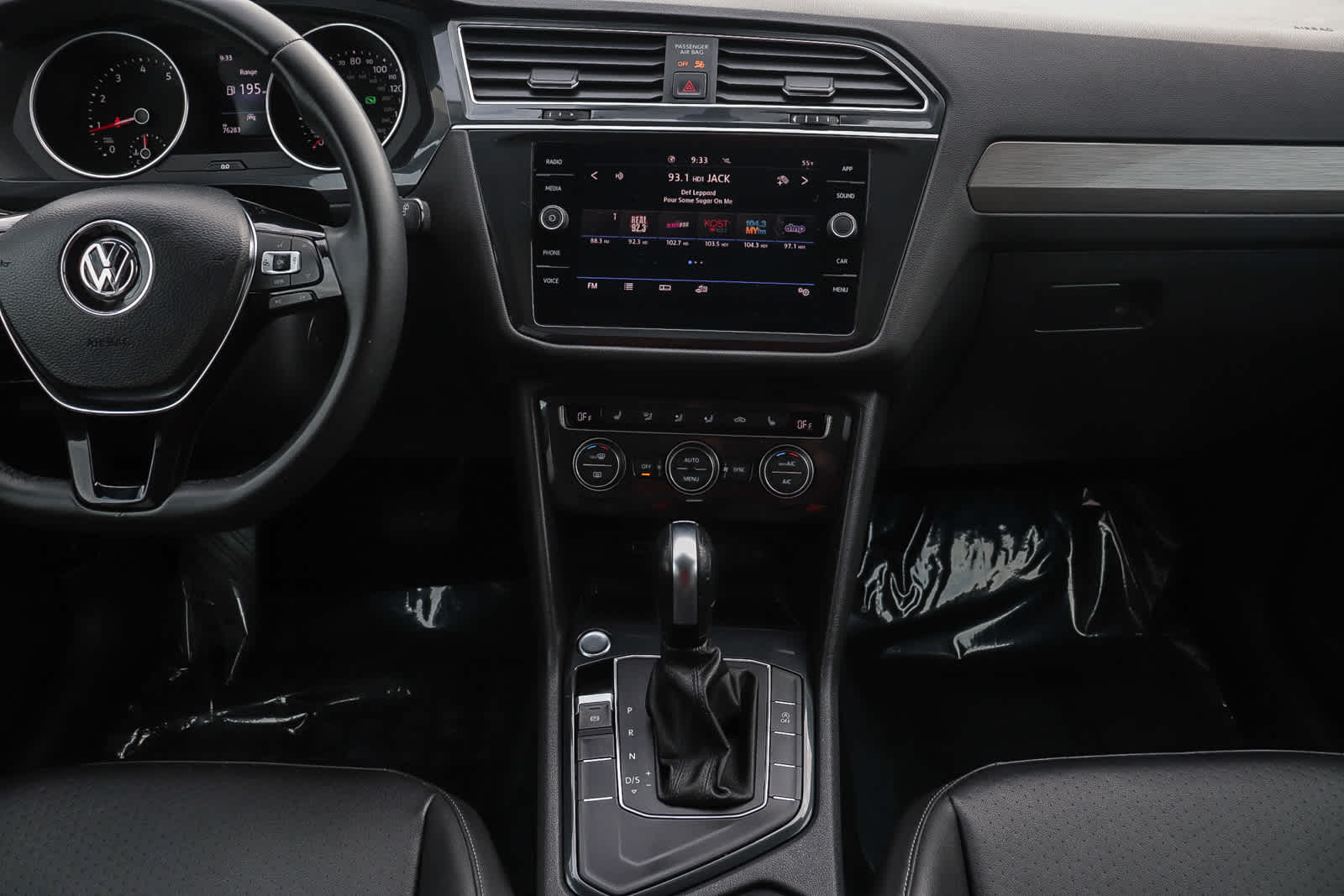 Thumbnail: 2020 Volkswagen Tiguan - 16