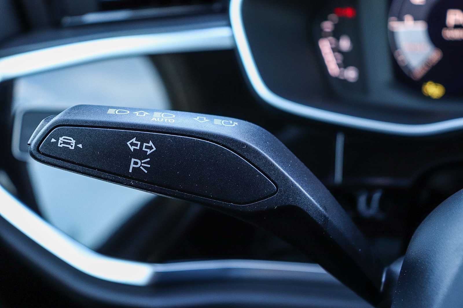 Thumbnail: 2025 Audi Q3 - 32