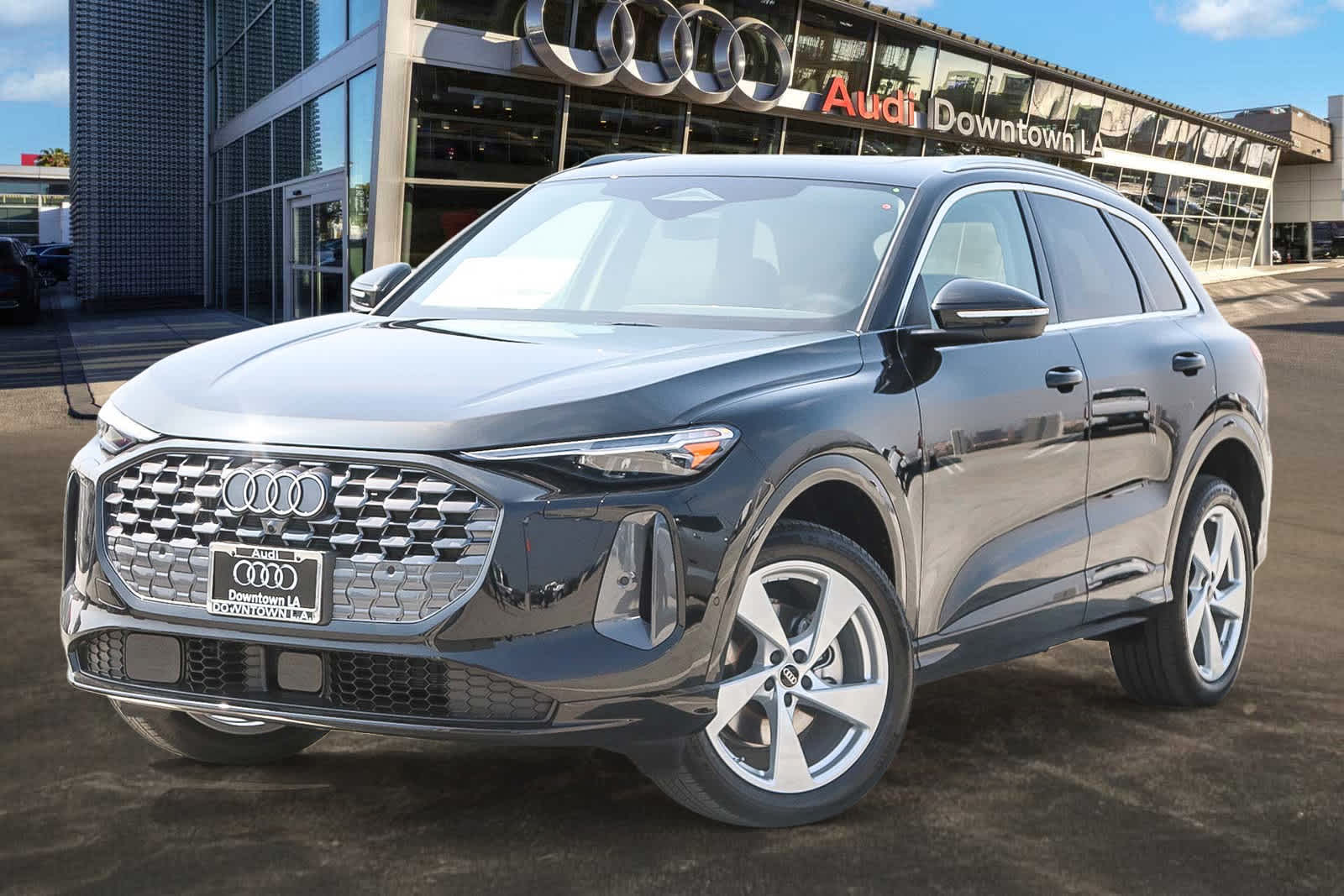 Thumbnail: 2025 Audi Q5 - 1