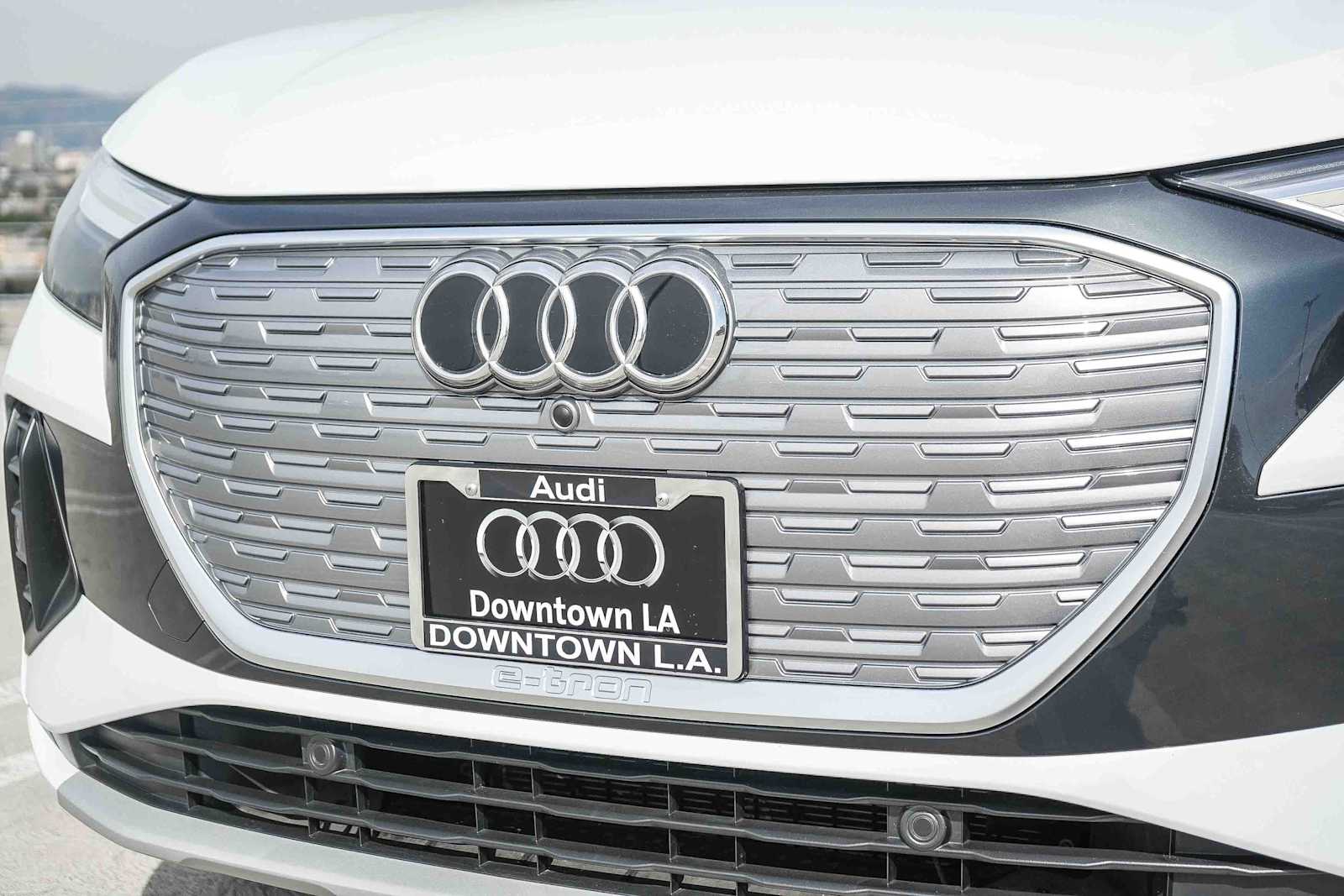 Thumbnail: 2023 Audi Q4 e-tron - 6