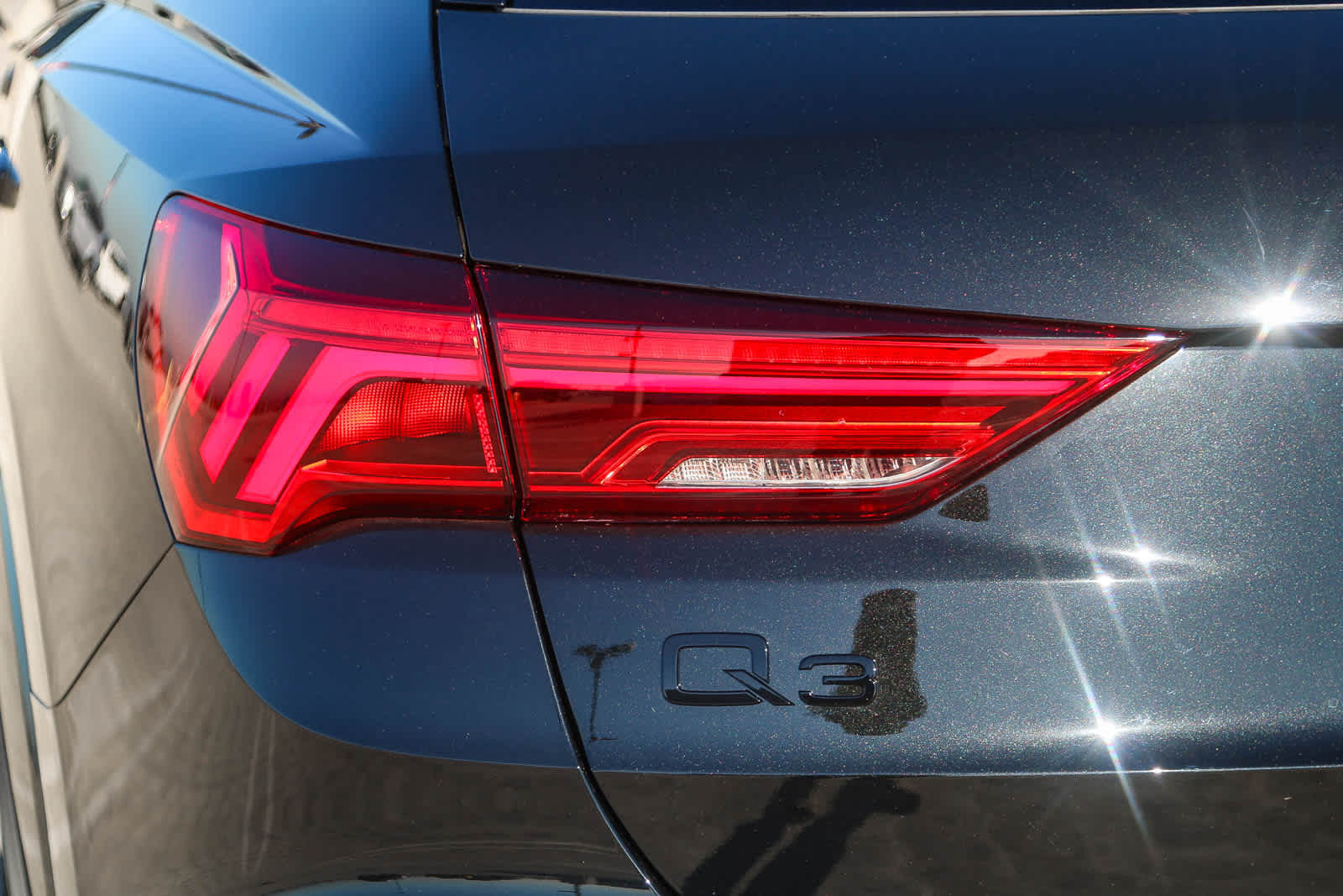 Thumbnail: 2025 Audi Q3 - 10