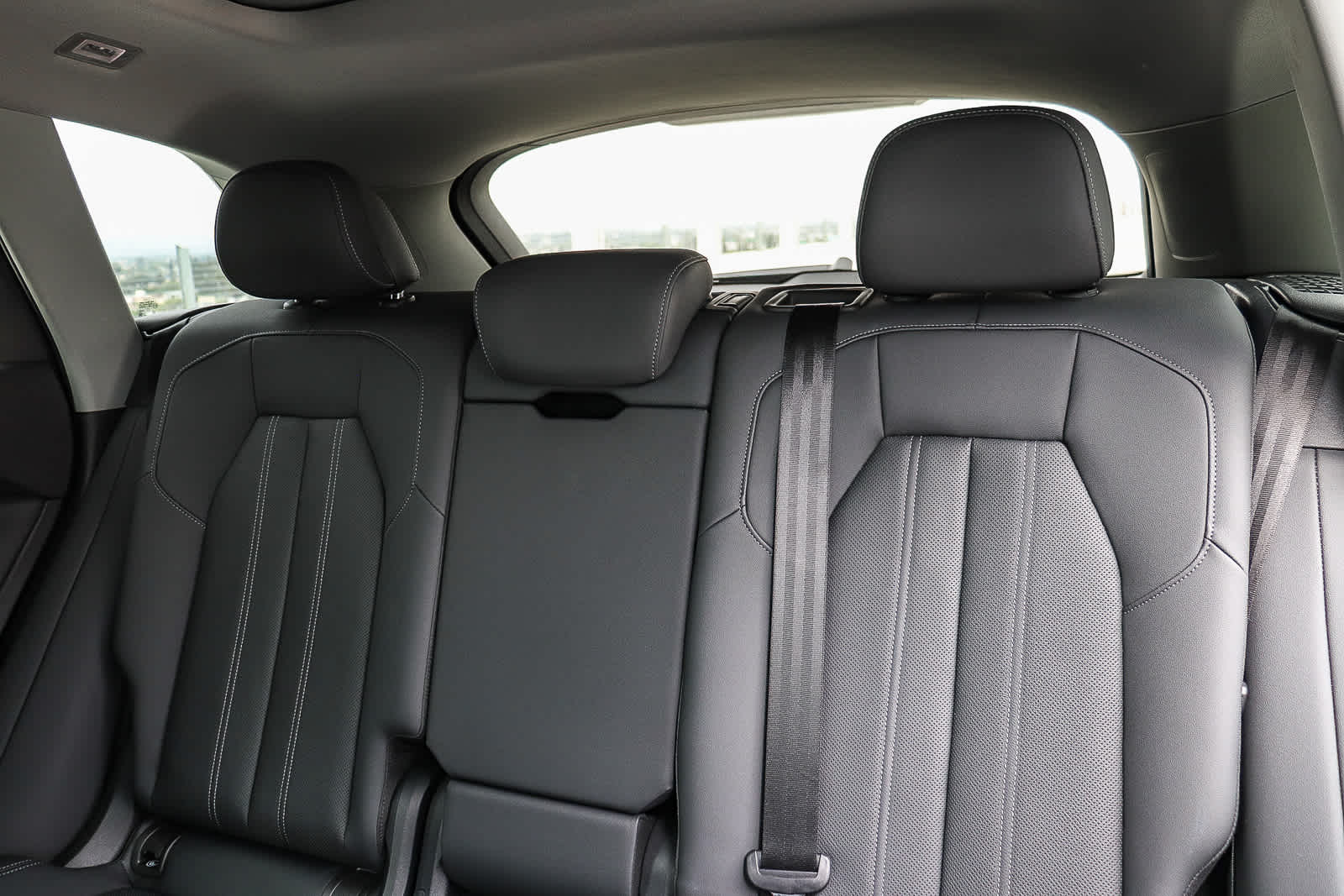 Thumbnail: 2025 Audi Q5 - 22