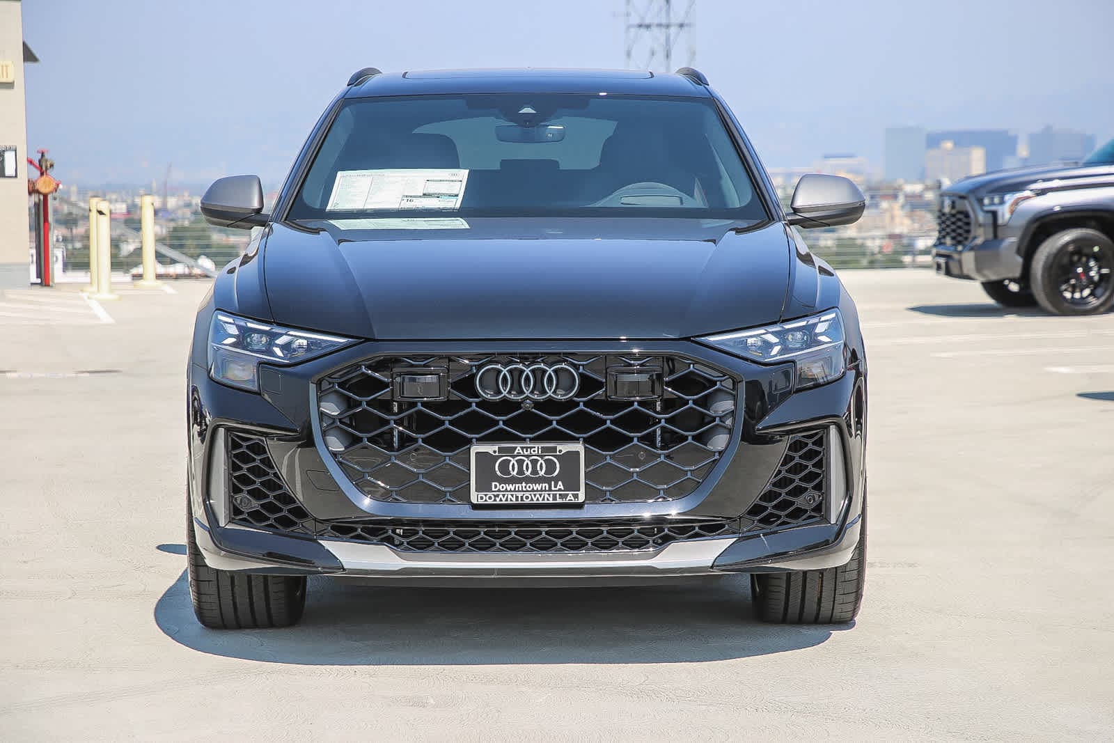 Thumbnail: 2025 Audi RS Q8 - 2