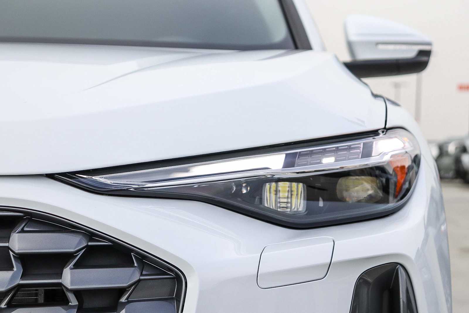 Thumbnail: 2025 Audi Q5 - 7