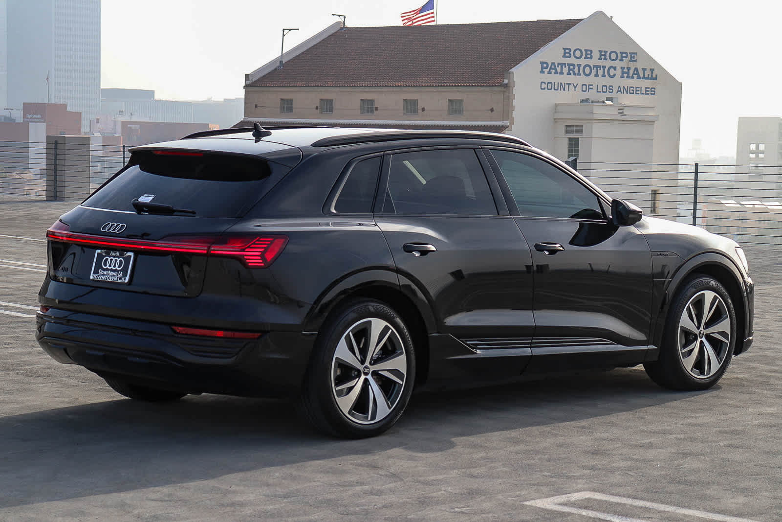 Thumbnail: 2024 Audi Q8 e-tron - 4