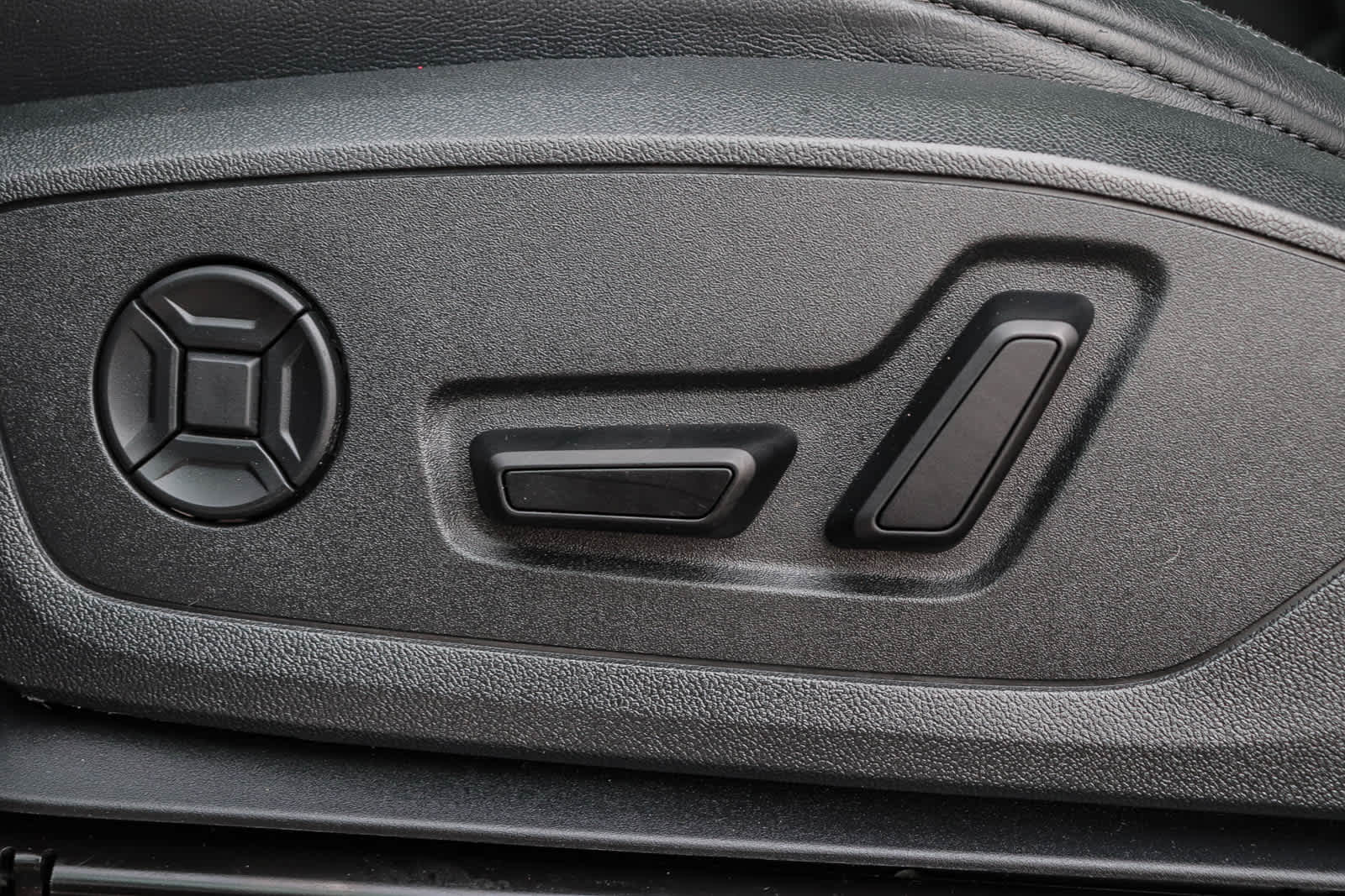 Thumbnail: 2023 Audi Q3 - 28