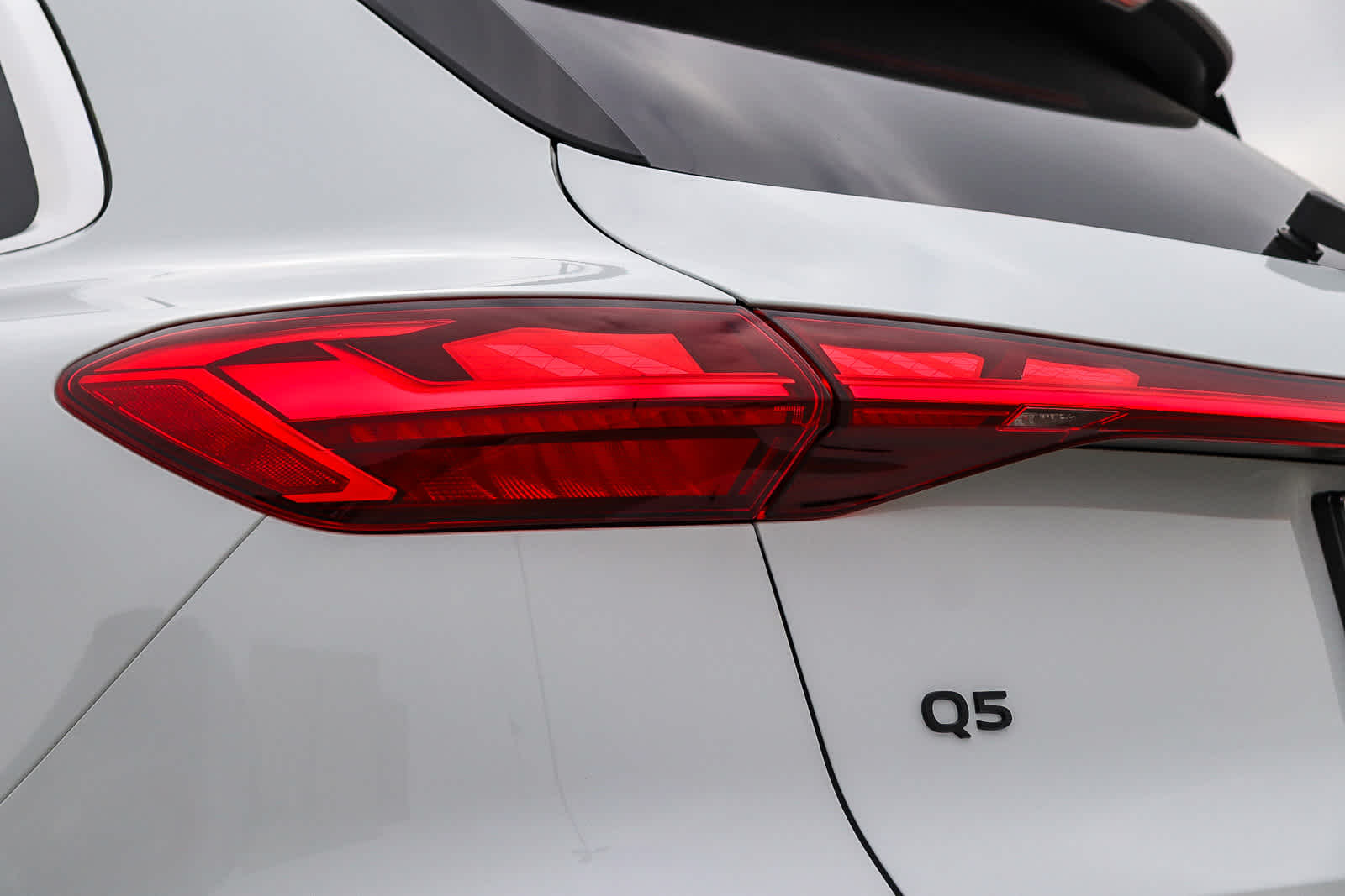 Thumbnail: 2025 Audi Q5 - 12