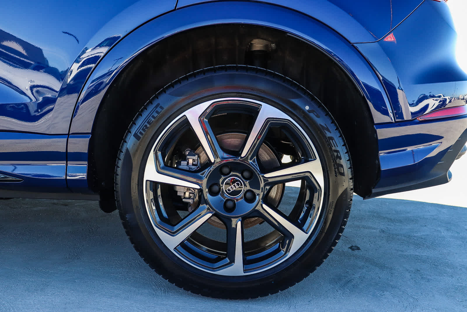 Thumbnail: 2025 Audi Q3 - 13