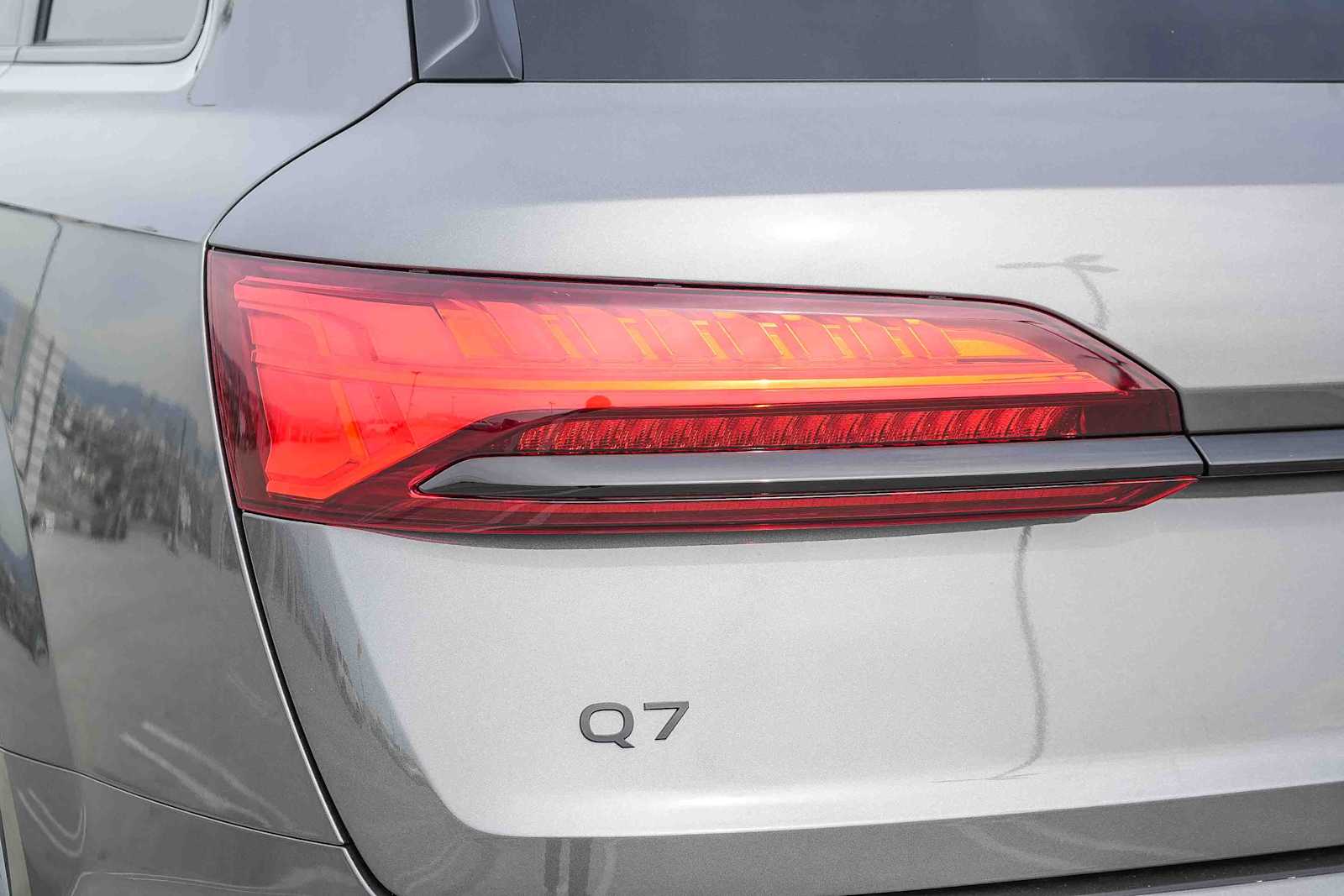 Thumbnail: 2026 Audi Q7 - 10