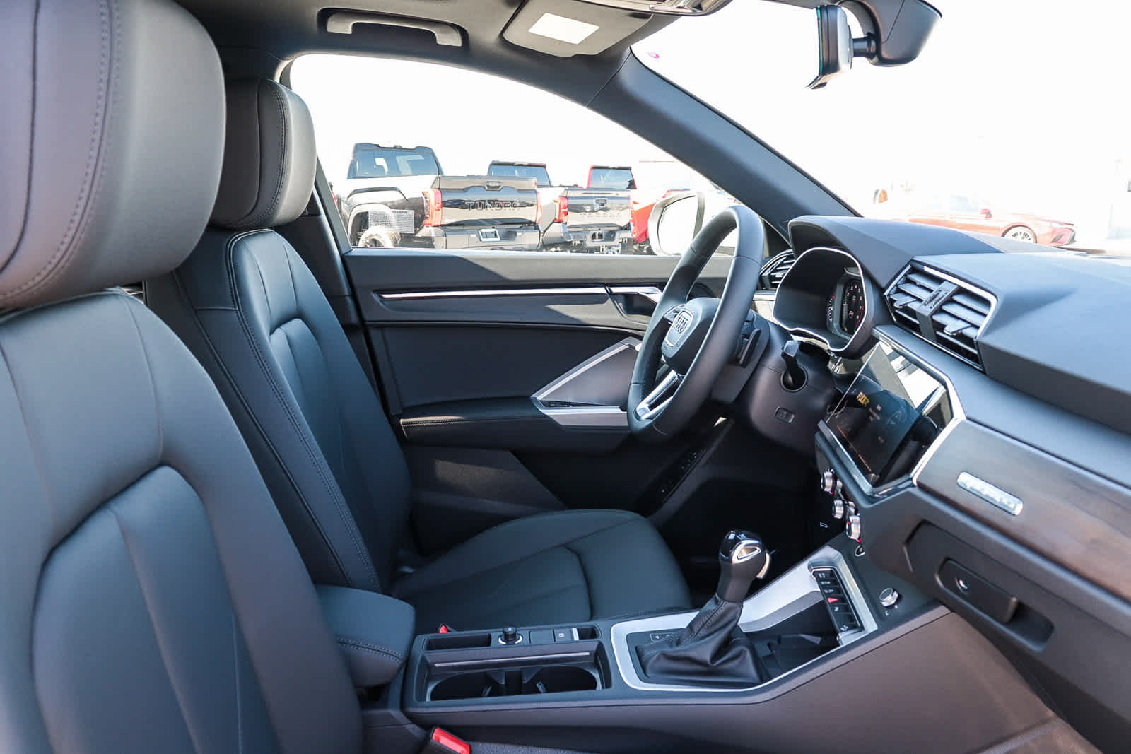 Thumbnail: 2025 Audi Q3 - 22