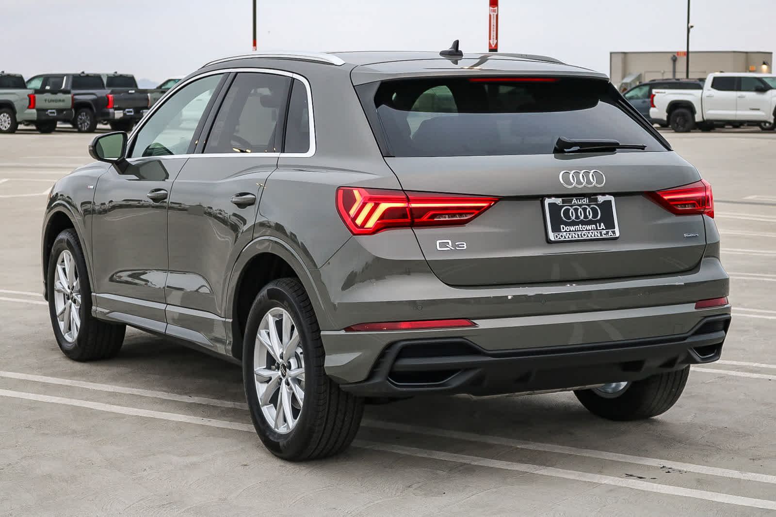 Thumbnail: 2025 Audi Q3 - 10