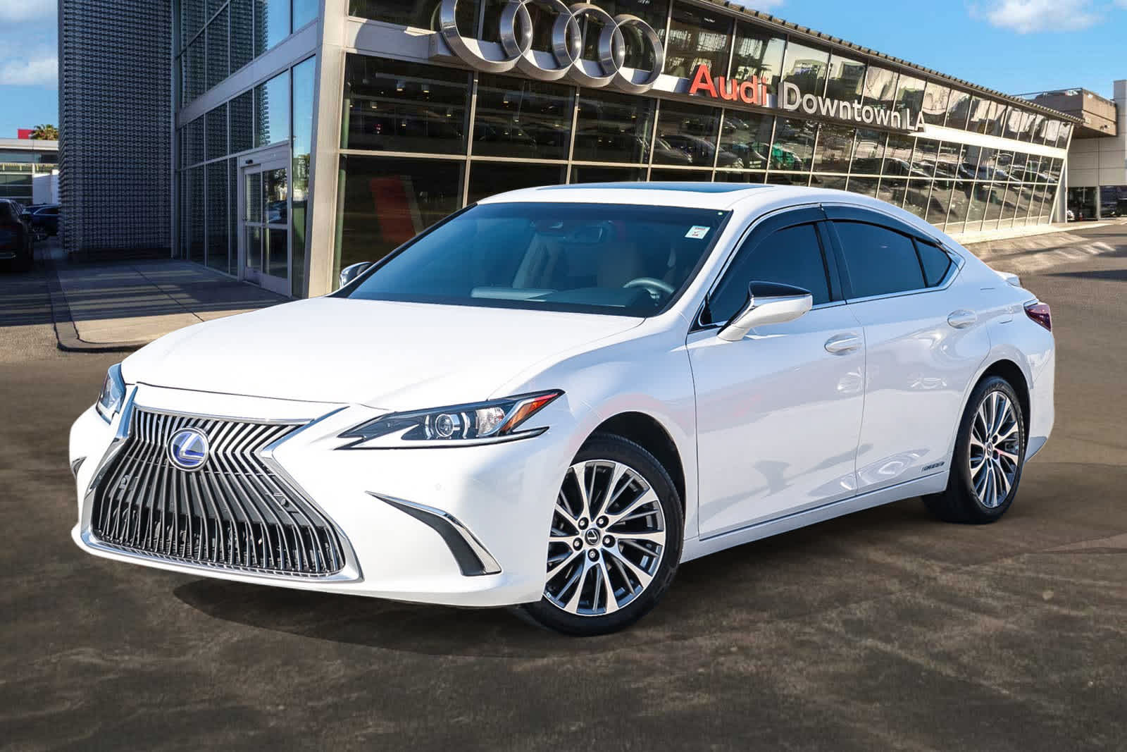 Thumbnail: 2021 Lexus ES - 1