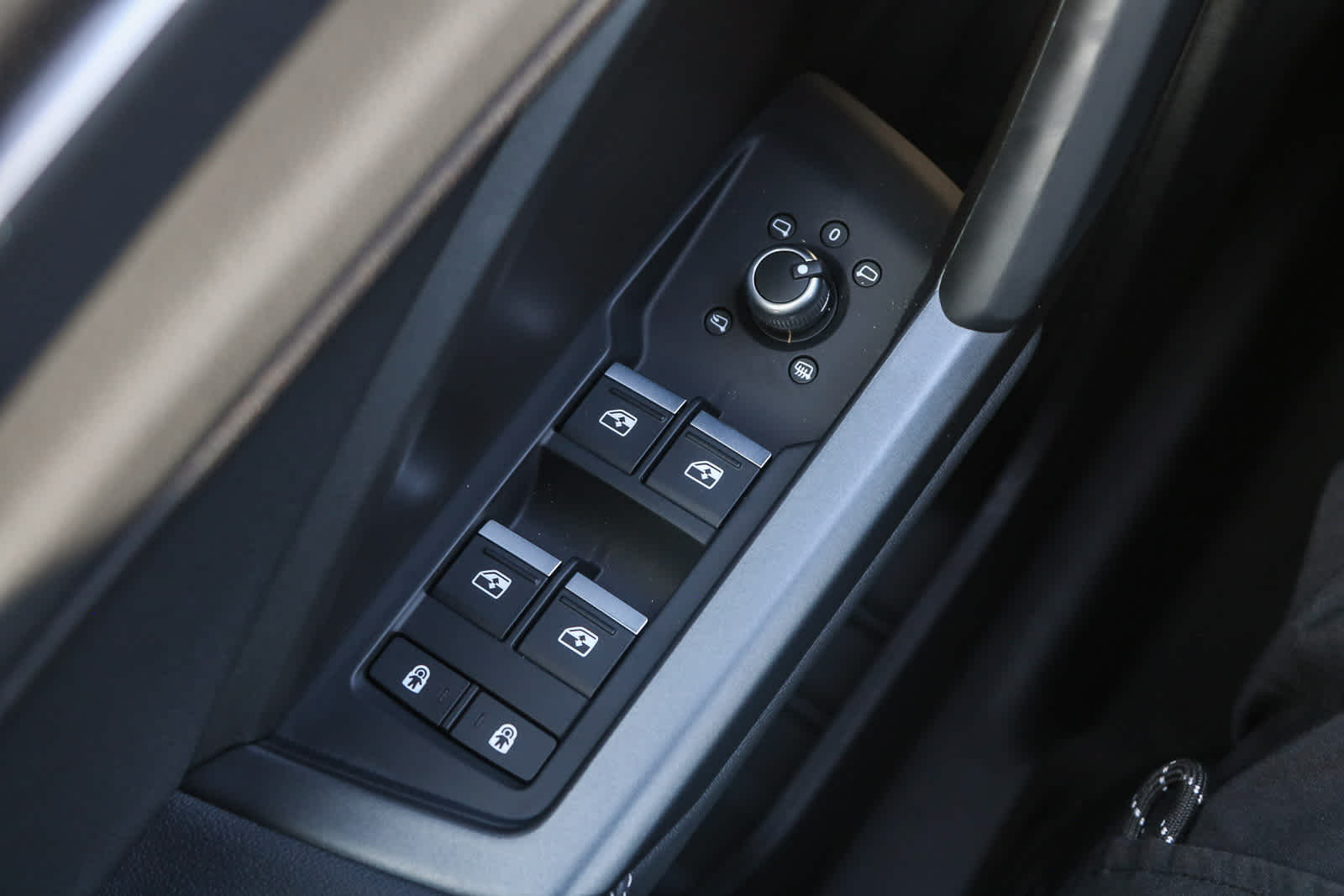 Thumbnail: 2025 Audi Q3 - 35