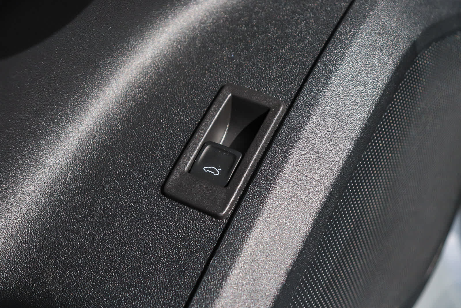 Thumbnail: 2025 Audi Q5 - 26