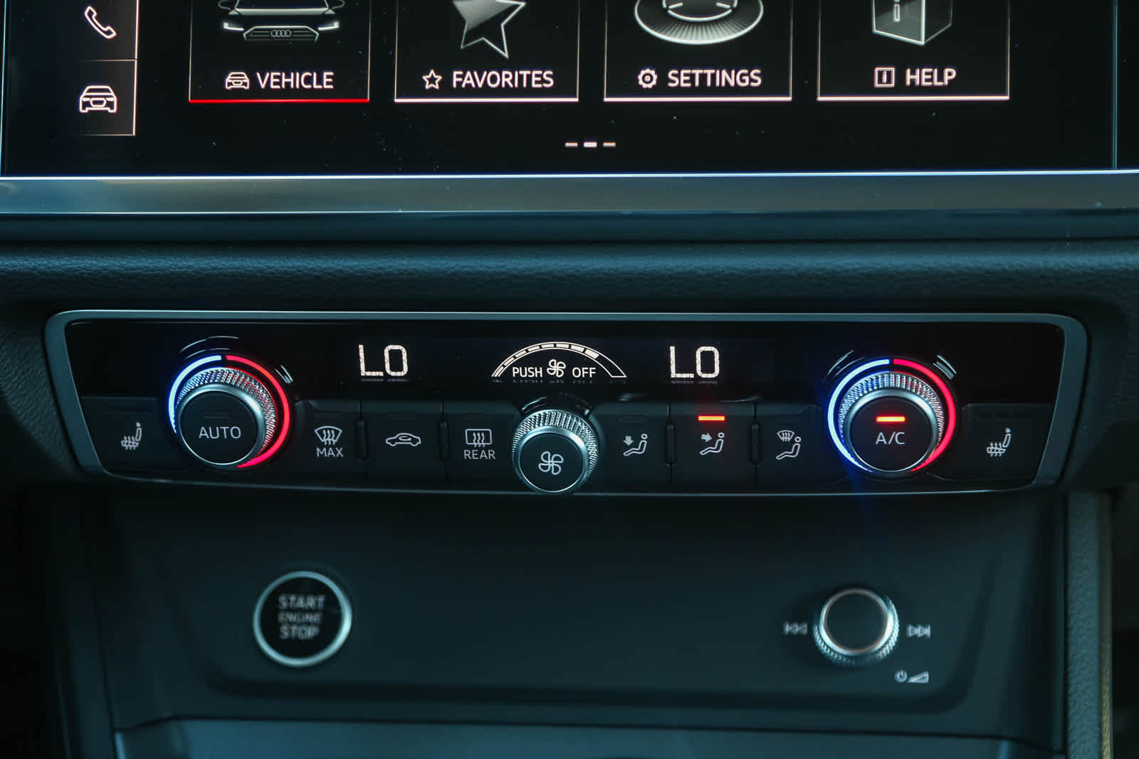 Thumbnail: 2025 Audi Q3 - 19