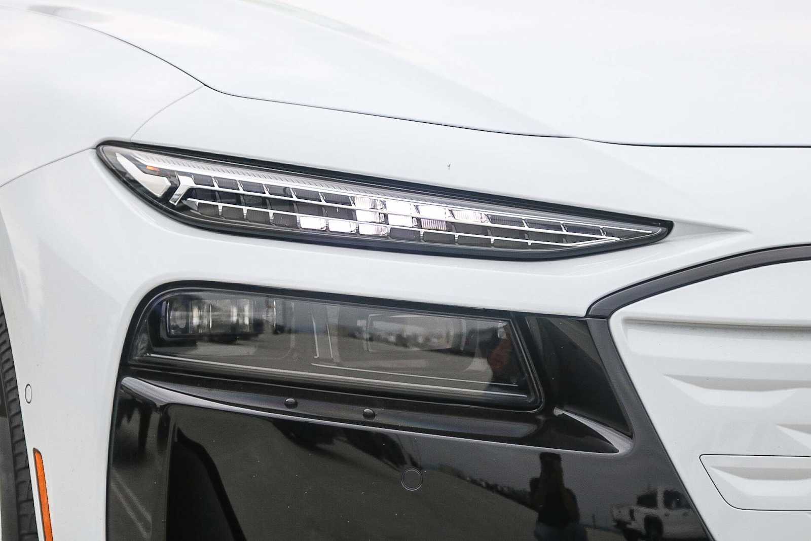 Thumbnail: 2025 Audi e-tron - 4