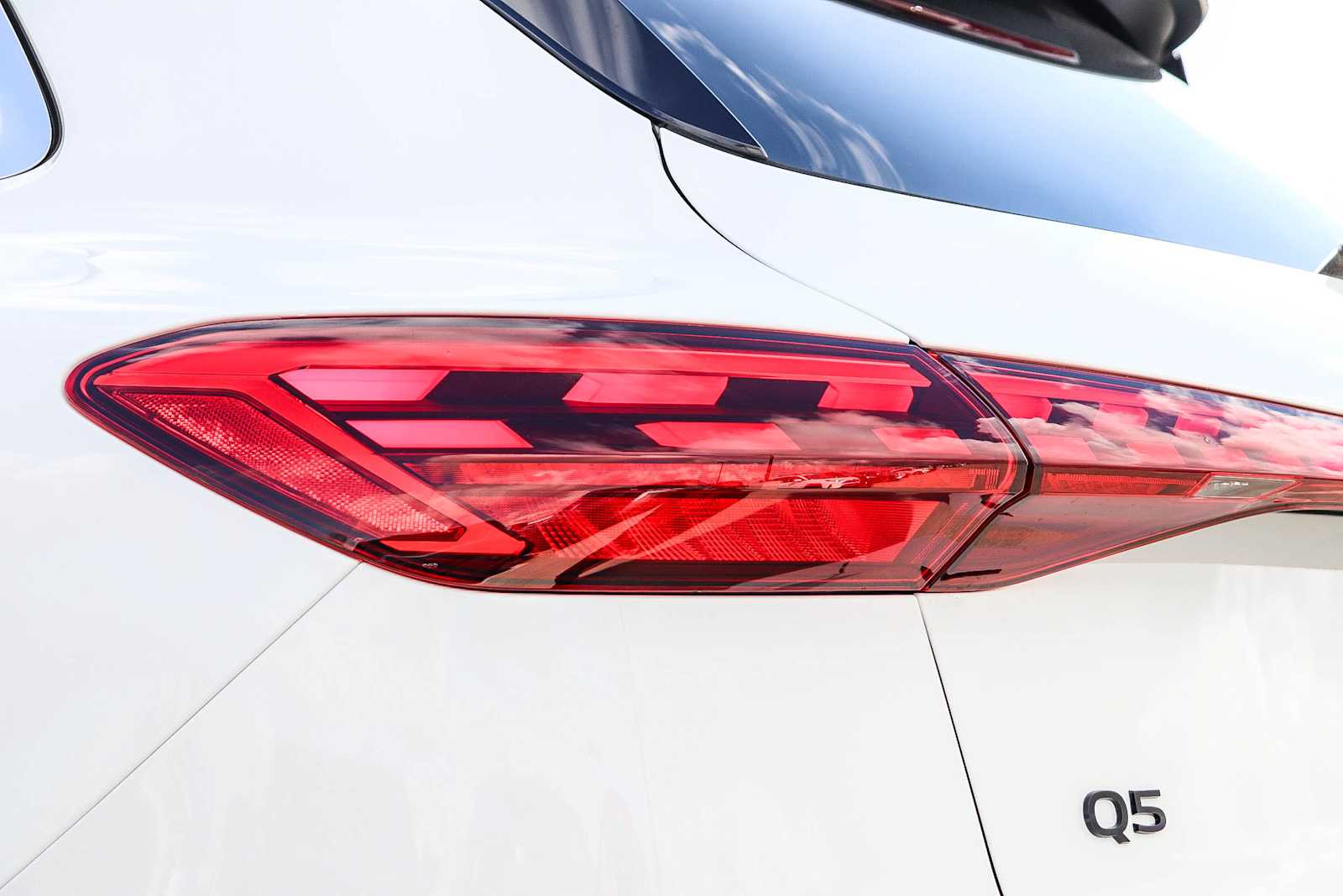 Thumbnail: 2025 Audi Q5 - 12