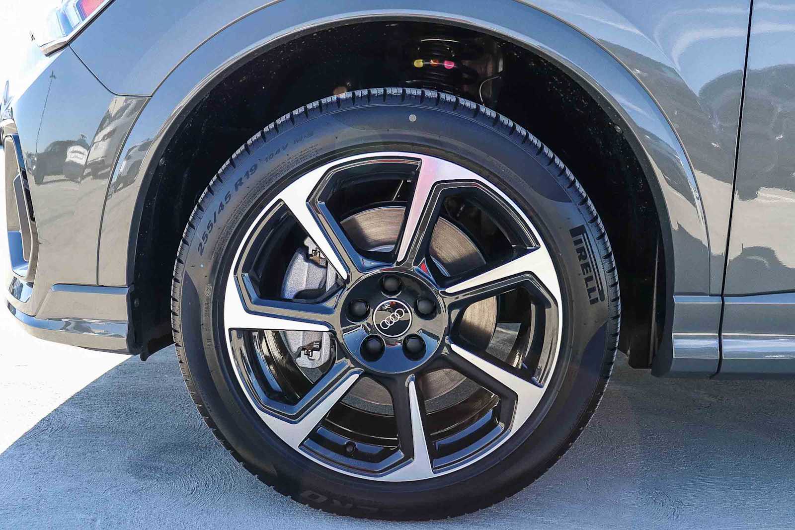 Thumbnail: 2025 Audi Q3 - 14