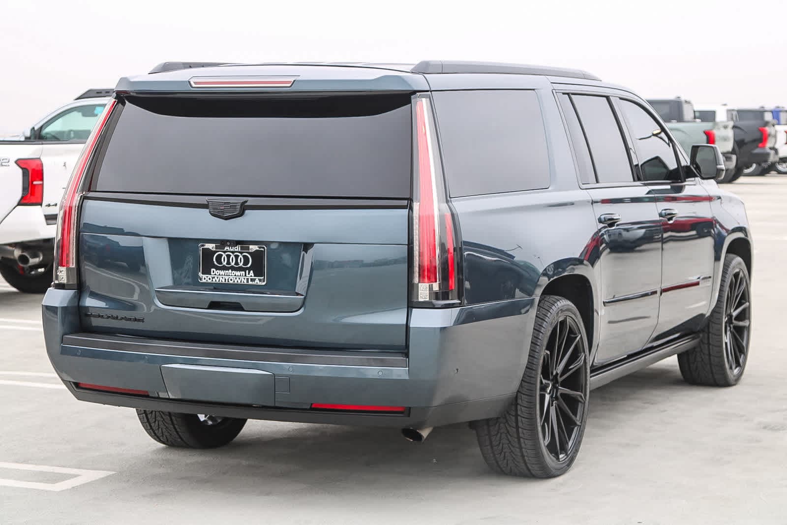 Thumbnail: 2019 Cadillac Escalade - 7