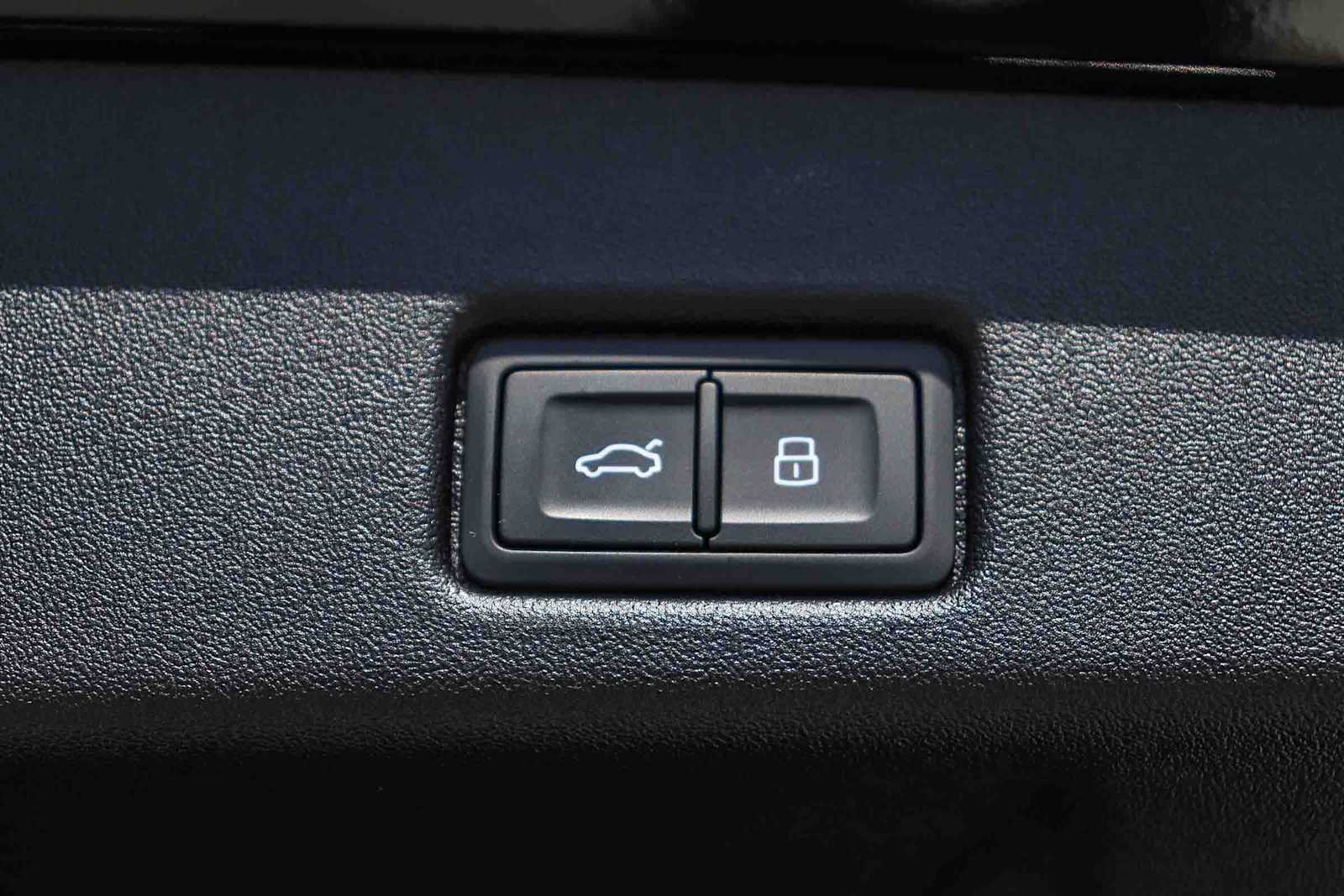 Thumbnail: 2025 Audi Q5 - 36