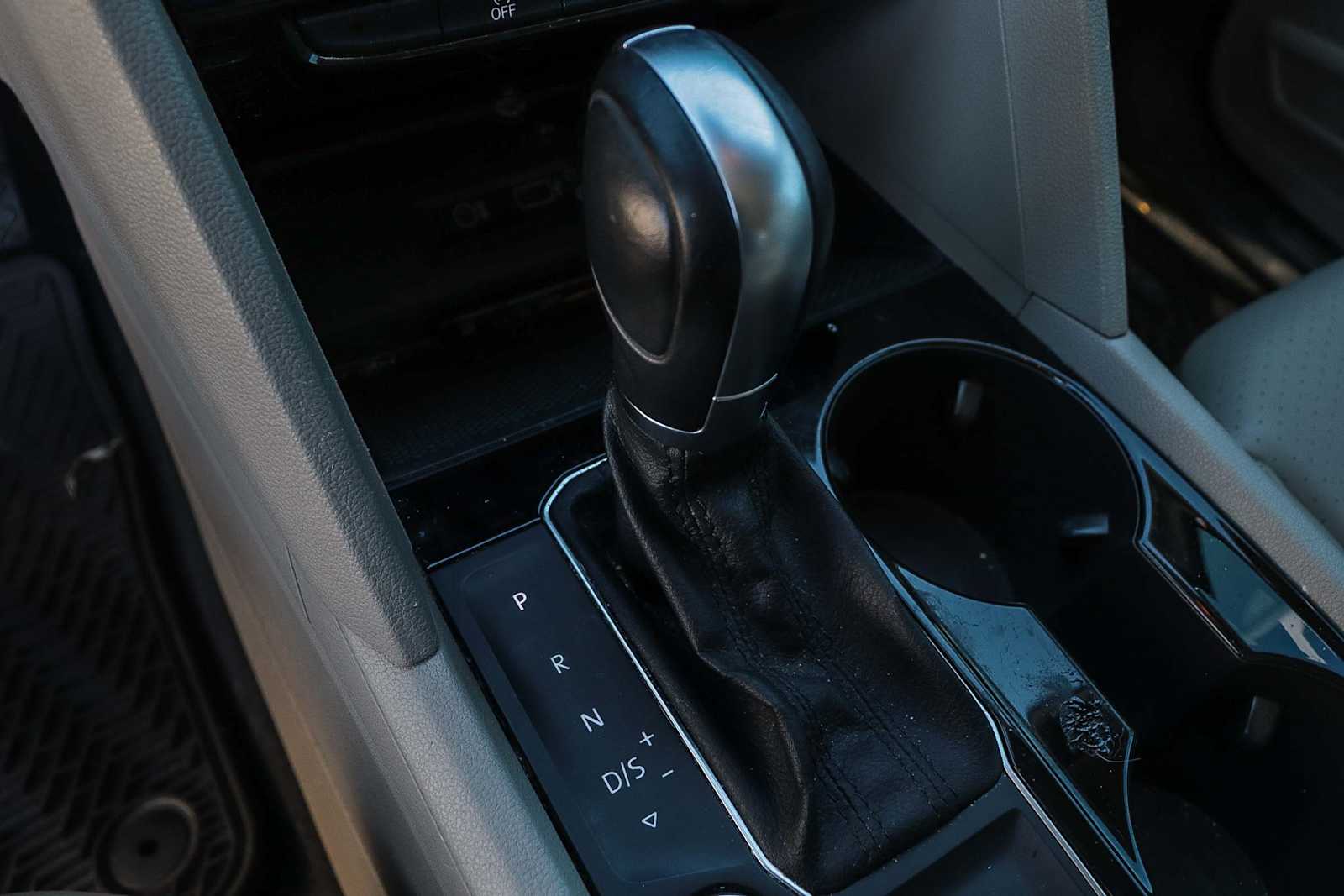 Thumbnail: 2018 Volkswagen Atlas - 25