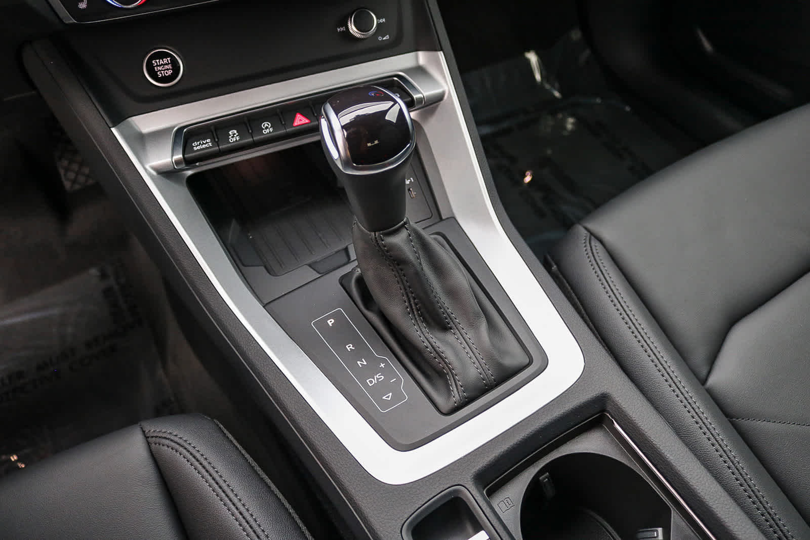 Thumbnail: 2025 Audi Q3 - 29