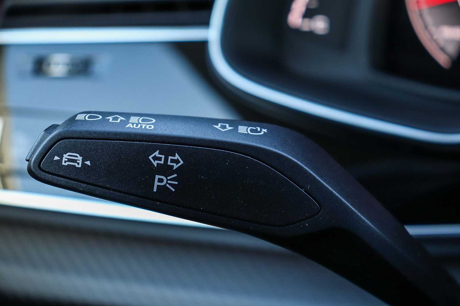 Thumbnail: 2026 Audi Q8 - 32