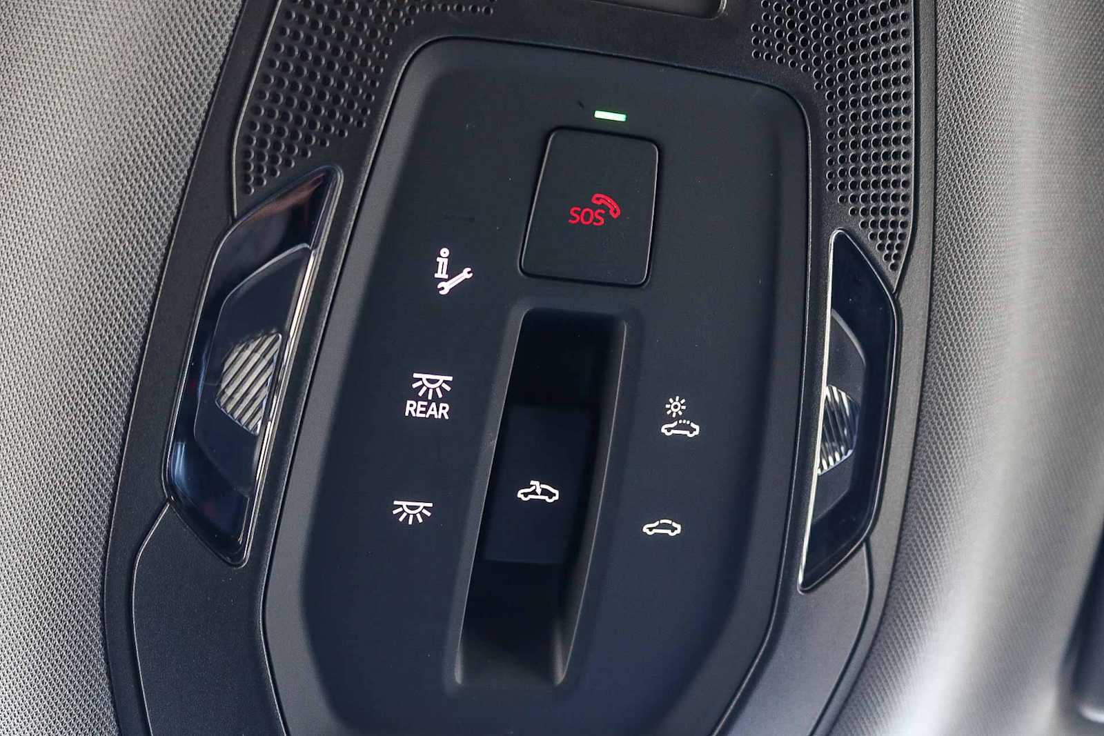 Thumbnail: 2025 Audi Q6 e-tron - 37