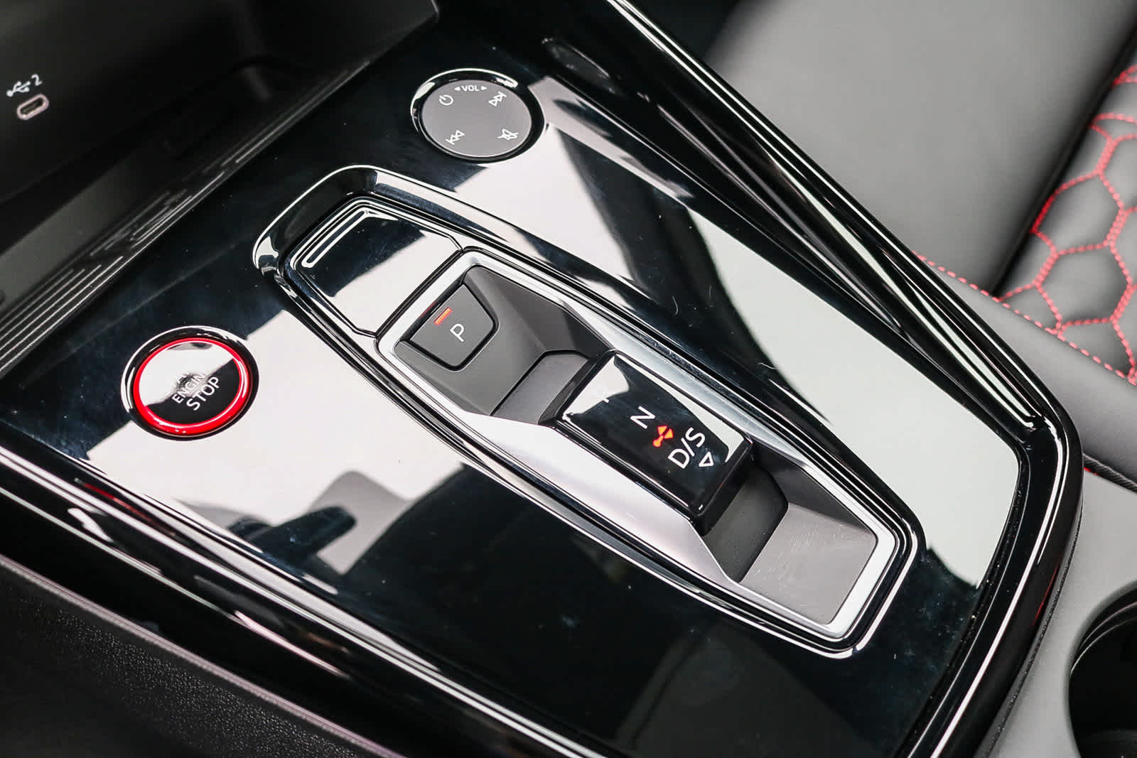 Thumbnail: 2025 Audi RS 3 - 26