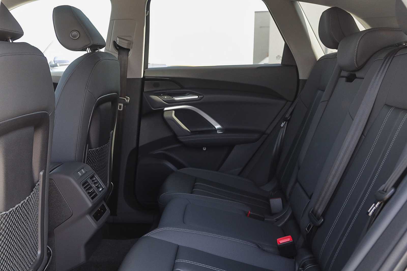 Thumbnail: 2025 Audi Q5 - 18