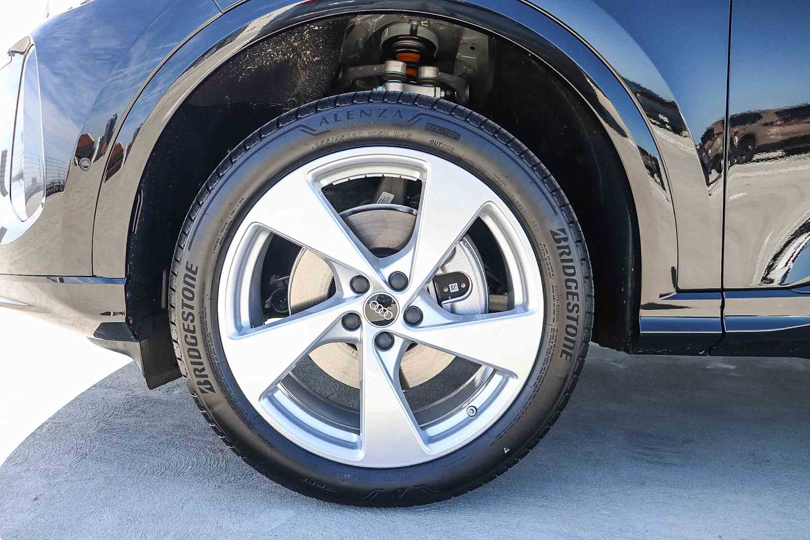 Thumbnail: 2025 Audi Q5 - 14