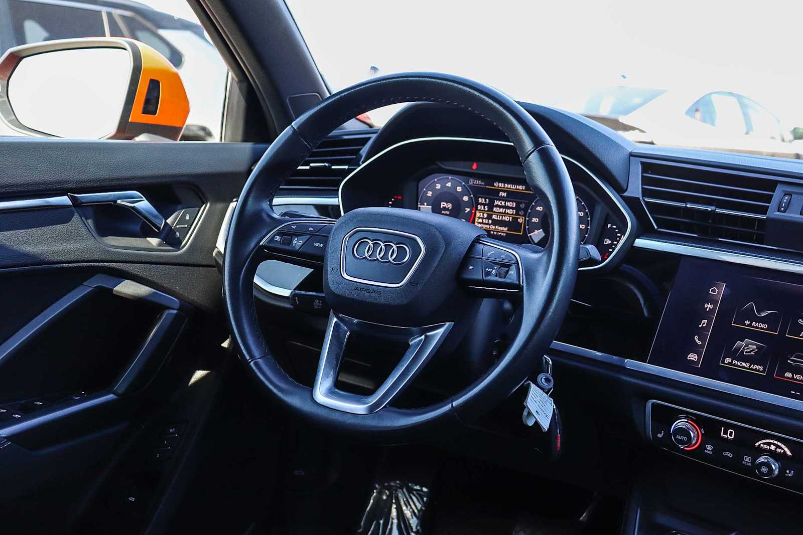 Thumbnail: 2022 Audi Q3 - 22